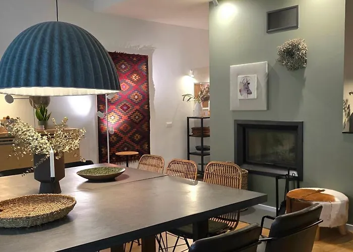 Gora - уютна планинска къща с гледка до зона пампорово